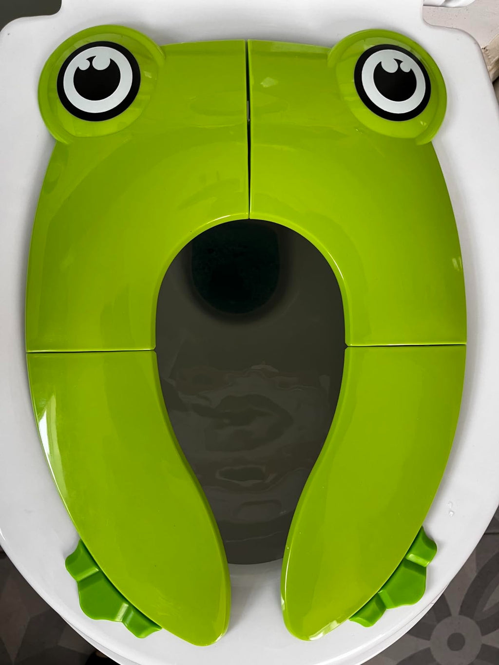 Folding Potty Training Seat For Kids With 6 Anti Slip Silicone Pads And 1 Carry Bag, Green Frog