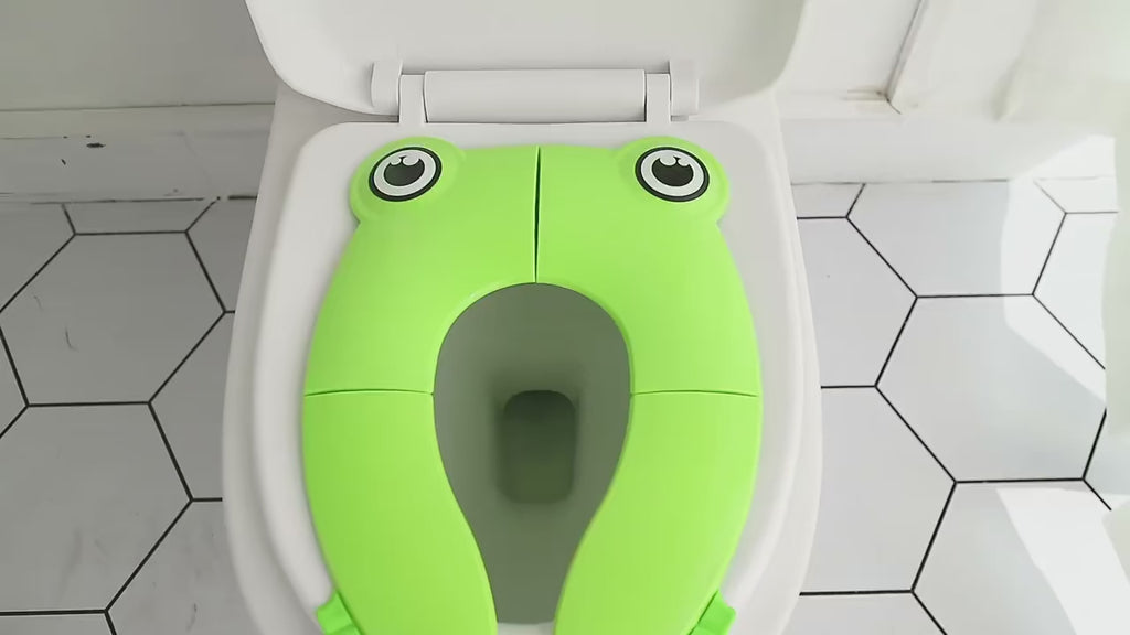 Folding Potty Training Seat For Kids With 6 Anti Slip Silicone Pads And 1 Carry Bag, Green Frog